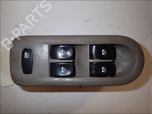 Used Left front window switch Left front window switch RENAULT CLIO III (BR0/1, CR0/1) 1.5 dCi (C/BR0G, C/BR1G) (68 hp) 34022058 34022058
