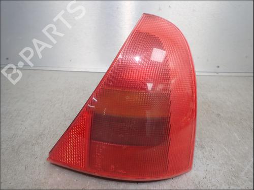 Farolim direito Farolim direito RENAULT CLIO II (BB_, CB_) 1.2 (BB0A, BB0F, BB10, BB1K, BB28, BB2D, BB2H, CB0A,... (58 hp) 36507842 36507842