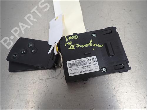 card-reader-renault-megane-iii-coupe-dz01_-2008-2009-2010-2011-2012-2013-2014-2015-2016-39972545 main image