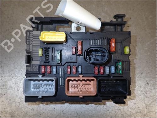 Used Fuse box Fuse box PEUGEOT 307 (3A/C) 1.6 HDi 110 (109 hp) 34013346 34013346