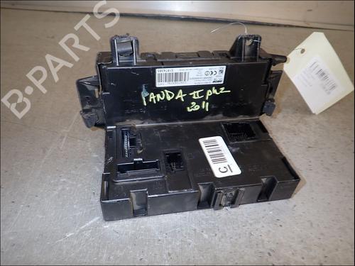 Used Fuse box Fuse box 37507493 37507493
