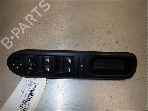 Used Left front window switch Left front window switch PEUGEOT 407 (6D_) 1.6 HDi 110 (6D9HZC, 6D9HYC) (109 hp) 34027895 34027895