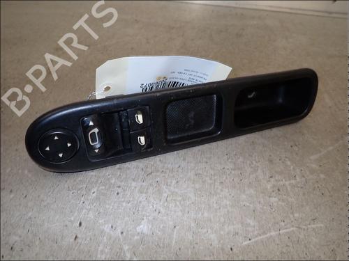 Venstre fortil elrude kontakt Venstre fortil elrude kontakt PEUGEOT 307 (3A/C) 1.6 HDi (90 hp) 34035891 34035891