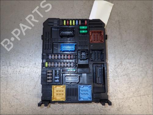 Used Fuse box Fuse box OPEL CORSA F (P2JO) 1.2 (68) (101 hp) 34031947 34031947