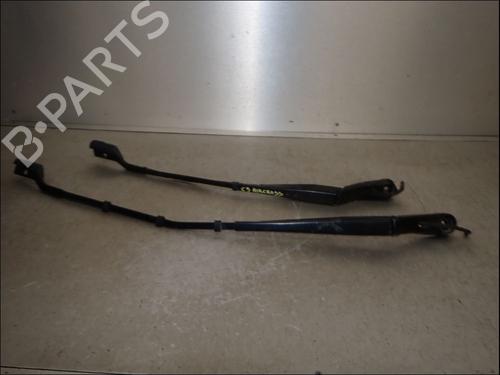 Used Front windshield wiper arm Front windshield wiper arm CITROËN C5 AIRCROSS (A_) 1.5 BlueHDi 130 (ACYHZJ, ACYHZR) (131 hp) 35893286 35893286