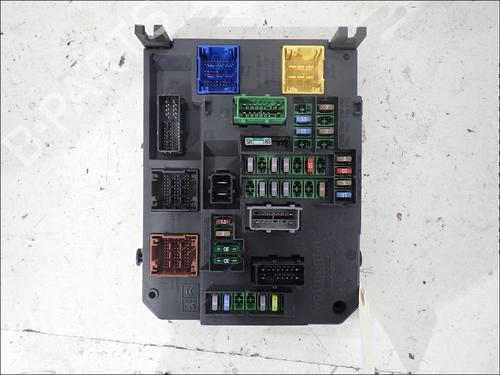 Used Fuse box Fuse box 38743695 38743695