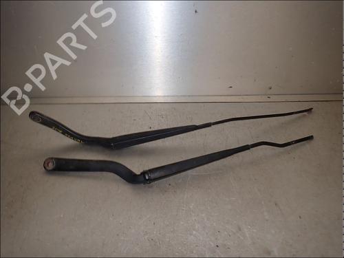 Used Front windshield wiper arm Front windshield wiper arm RENAULT TWINGO III (BCM_, BCA_) 0.9 TCe 90 (BCM9, BCM2) (90 hp) 34033294 34033294