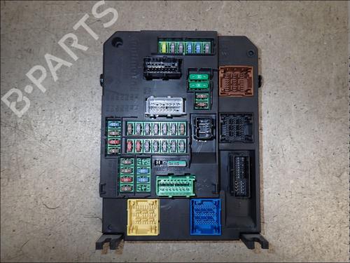 fuse-box-citroen-c4-picasso-ii-2013-34010694 main image