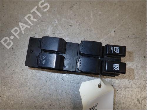 Used Left front window switch Left front window switch FIAT SEDICI (189_) 2.0 D Multijet 4x4 (135 hp) 34025615 34025615