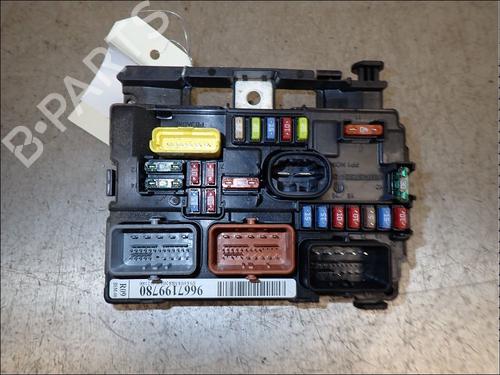 fuse-box-citroen-c3-picasso-sh_-2008-34011953 main image