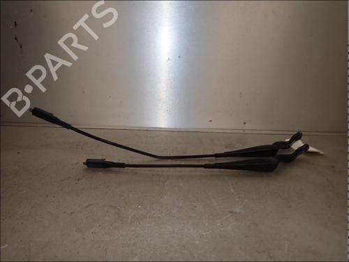 Used Front windshield wiper arm Front windshield wiper arm OPEL CORSA E (X15) 1.4 (08, 68) (90 hp) 34031254 34031254