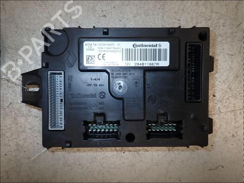 Used Fuse box Fuse box RENAULT CLIO IV (BH_) 1.5 dCi 75 (75 hp) 34016775 34016775