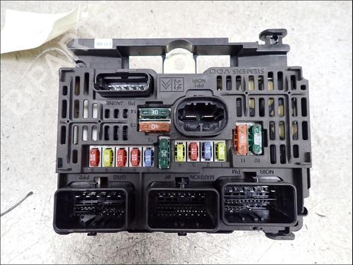 Used Fuse box Fuse box 37507491 37507491