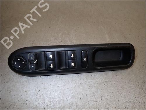 Comutador vidro frente esquerdo Comutador vidro frente esquerdo PEUGEOT 407 (6D_) 2.0 HDi 135 (6DRHRH, 6DRHRE, 6DRHRG, 6DRHRJ) (136 hp) 35893240 35893240