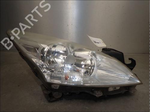Højre forlygte Højre forlygte PEUGEOT 5008 (0U_, 0E_) 1.6 HDi (112 hp) 34036658 34036658