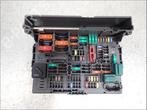 Used Fuse box Fuse box 37681723 37681723