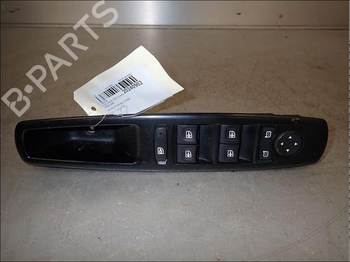 Used Left front window switch Left front window switch RENAULT SCÉNIC III (JZ0/1_) 1.9 dCi (JZ0J, JZ1J, JZ1K, JZ1S) (131 hp) 34030925 34030925