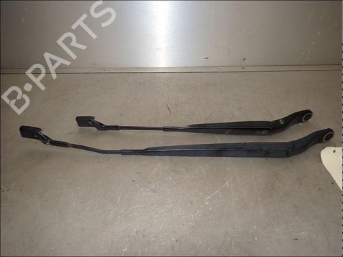 Used Front windshield wiper arm Front windshield wiper arm PEUGEOT 208 II (UB_, UP_, UW_, UJ_) 1.2 PureTech 75 (75 hp) 34034044 34034044