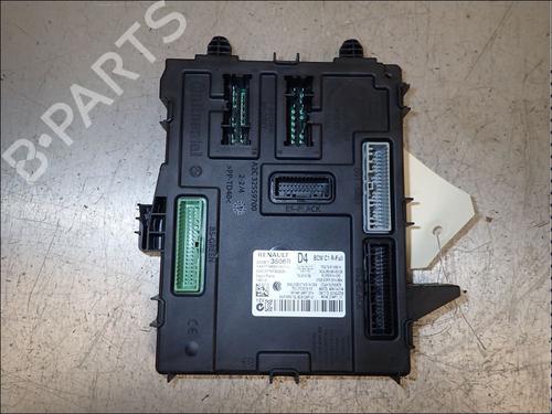 fuse-box-renault-megane-iv-hatchback-b9amn_-2015-34029639 main image