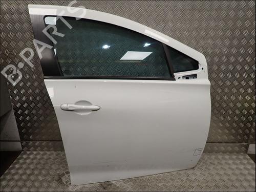 dr-hjre-fortil-renault-zoe-bfm_-2012-37871352 main image