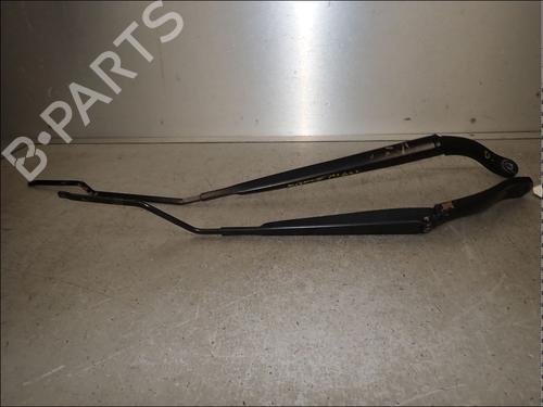 vindspejlsviskerarm-renault-megane-iv-hatchback-b9amn_-2015-34036763 main image