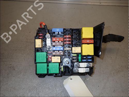 Used Fuse box Fuse box PEUGEOT 308 II (LB_, LP_, LW_, LH_, L3_) 1.2 THP 110 (110 hp) 34013680 34013680