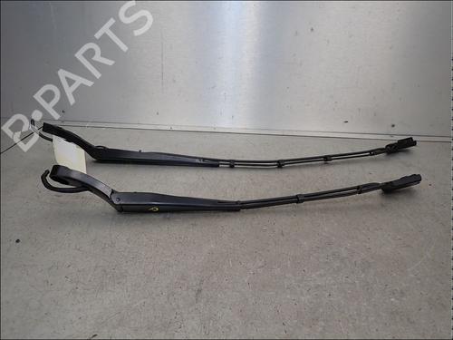 Used Front windshield wiper arm Front windshield wiper arm PEUGEOT 5008 II (MC_, MJ_, MR_, M4_) 1.2 Hybrid 136 (MRHPYC) (136 hp) 34018012 34018012