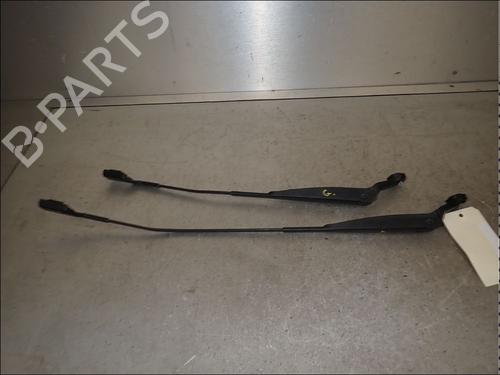 Used Front windshield wiper arm Front windshield wiper arm FIAT 500 (312_) 1.2 (312AXA1A) (69 hp) 34035545 34035545