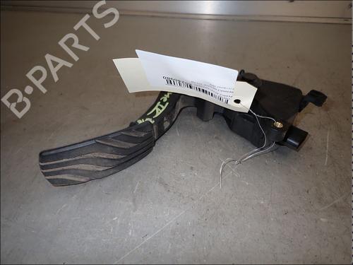 pedal-renault-megane-iv-hatchback-b9amn_-2015-34027896 main image