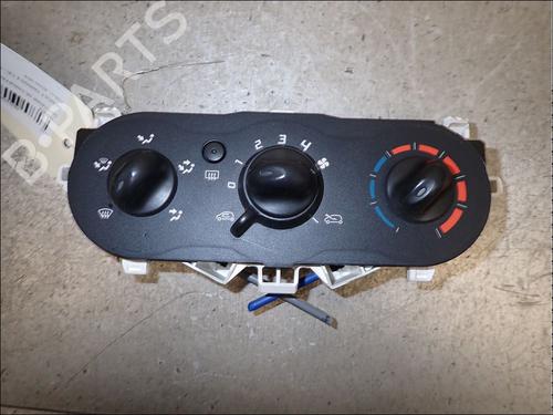Used Climate control Climate control RENAULT TWINGO II (CN0_) 1.2 16V (CN0K, CN0V, CN0A) (76 hp) 34018094 34018094