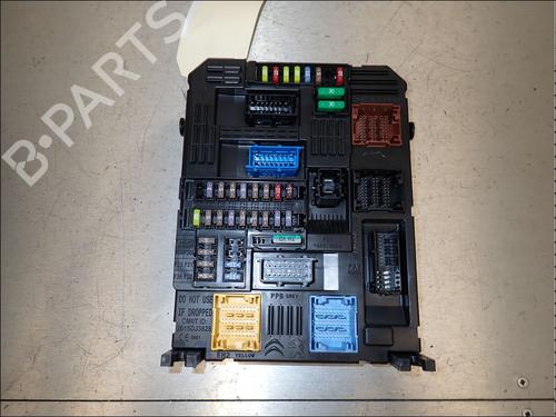Used Fuse box Fuse box PEUGEOT 208 II (UB_, UP_, UW_, UJ_) 1.2 PureTech 100 (101 hp) 34017765 34017765