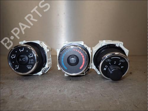 Used Climate control Climate control TOYOTA YARIS (_P13_) 1.4 D (NLP130_, NLP130) (90 hp) 34020215 34020215