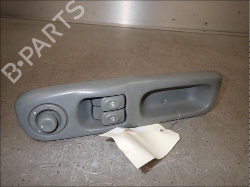 Used Left front window switch Left front window switch RENAULT TWINGO I (C06_) 1.2 (C066, C068) (58 hp) 34025164 34025164