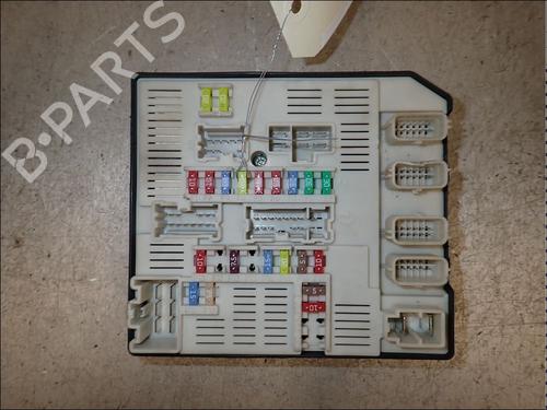 Used Fuse box Fuse box RENAULT LAGUNA III (BT0/1) 2.0 dCi (BT07, BT0J, BT14, BT1A, BT1S) (131 hp) 34029937 34029937