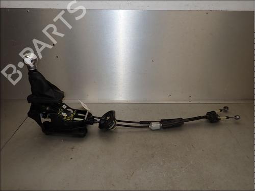 Used Gear lever Gear lever DS DS 3 (SA_) 1.2 THP 110 / PureTech 110 (SAHNPS, SAHNZ6, SAHNZT) (110 hp) 34030286 34030286