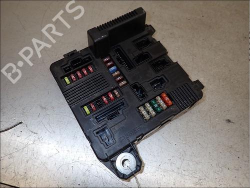 fuse-box-renault-scenic-ii-jm01_-2003-2004-2005-2006-2007-2008-2009-2010-34020989 main image