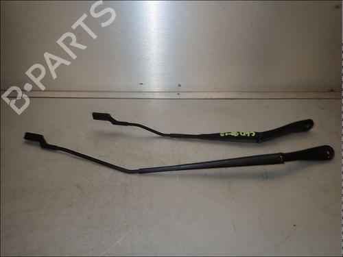 Used Front windshield wiper arm Front windshield wiper arm RENAULT CLIO V (B7_) 1.0 TCe 100 (B7MT) (101 hp) 34018098 34018098