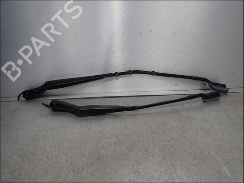 Used Front windshield wiper arm Front windshield wiper arm 36854800 36854800