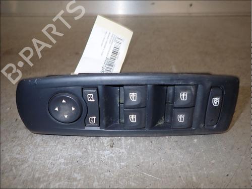 Used Left front window switch Left front window switch RENAULT MEGANE III Hatchback (BZ0/1_, B3_) 1.5 dCi (106 hp) 34022644 34022644