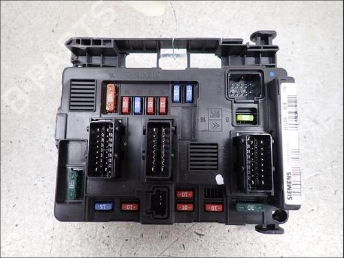 Used Fuse box Fuse box 38009922 38009922