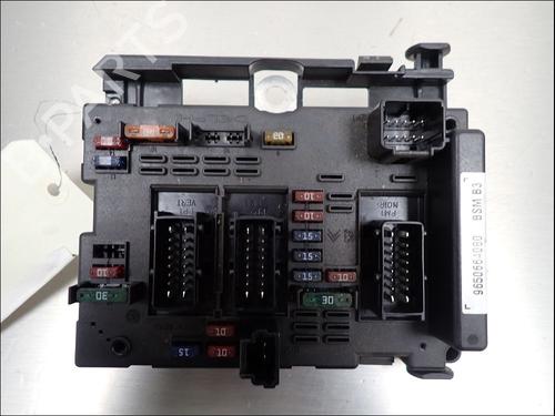 Used Fuse box Fuse box 39090121 39090121