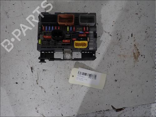 Used Fuse box Fuse box PEUGEOT 5008 (0U_, 0E_) 2.0 HDi 150 / BlueHDi 150 (150 hp) 34016182 34016182