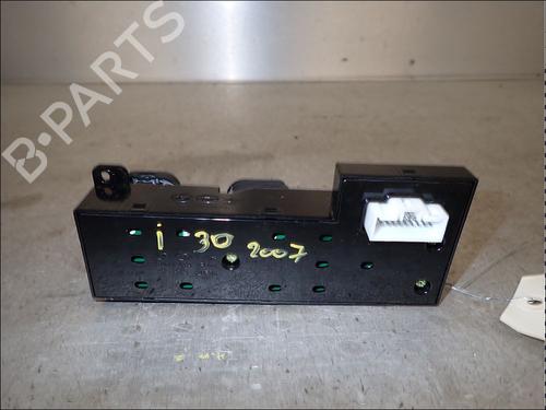 Left front window switch HYUNDAI i30 (FD) 1.6 CRDi | BP34012497I27 - Image 2