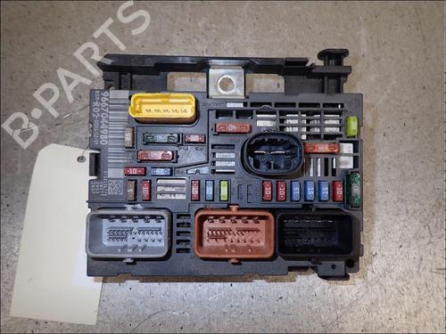 Used Fuse box Fuse box CITROËN C5 III (RD_) 2.0 HDi (RDRHD8, RDRHDJ, RDRHR8, RDRHRJ) (136 hp) 34147925 34147925