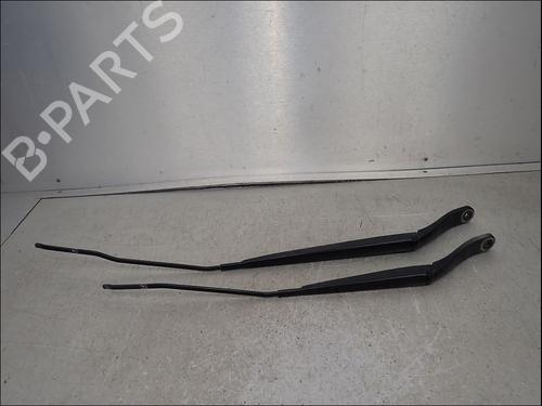 Used Front windshield wiper arm Front windshield wiper arm 37681829 37681829