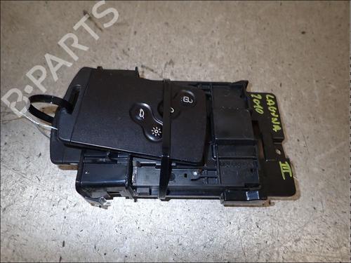Used Card reader Card reader RENAULT MEGANE III Grandtour (KZ0/1) 1.5 dCi (KZ09, KZ0D, KZ1G, KZ29, KZ14, KZ1W, KZ10, KZ1F,... (110 hp) 34028850 34028850