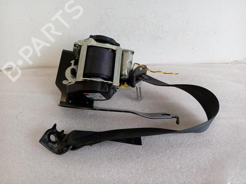 rear-right-seatbelt-nissan-juke-f16_-2019-34709060 main image