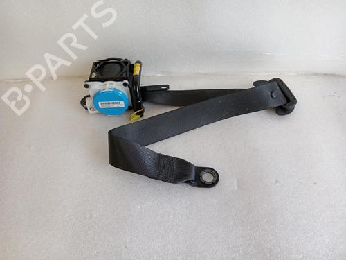 front-right-seatbelt-toyota-aygo-_b4_-2014-36682695 main image
