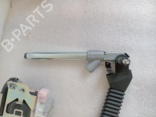 front-right-seatbelt-renault-kadjar-ha_-hl_-2015-36571247 main image