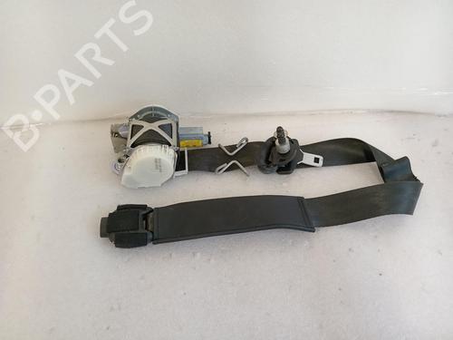 front-right-seatbelt-fiat-500l-351_-352_-2012-39994689 main image